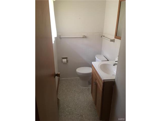 204 Capri Dr, O'fallon, MO 63366 photo 8