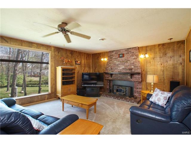 230 New Ballwin Rd, Ballwin, MO 63021 photo 4