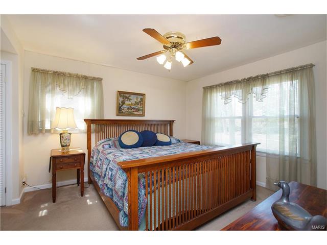 230 New Ballwin Rd, Ballwin, MO 63021 photo 12