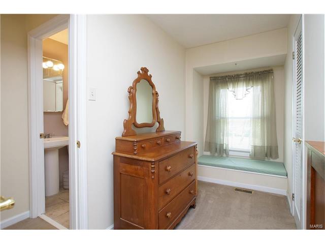 230 New Ballwin Rd, Ballwin, MO 63021 photo 14