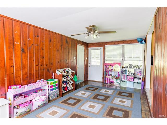 9213 Hallock Dr, Saint Louis, MO 63123 photo 9