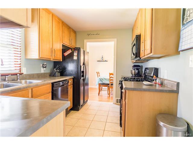 9213 Hallock Dr, Saint Louis, MO 63123 photo 7