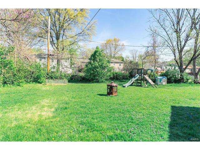 9213 Hallock Dr, Saint Louis, MO 63123 photo 18