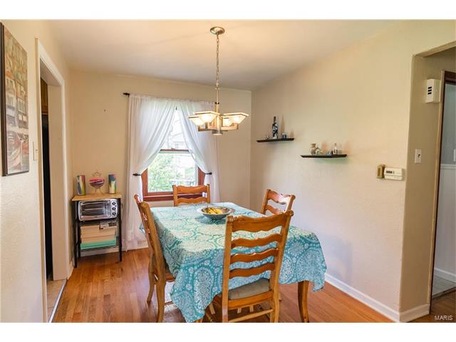 9213 Hallock Dr, Saint Louis, MO 63123 photo 6