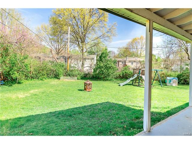 9213 Hallock Dr, Saint Louis, MO 63123 photo 17
