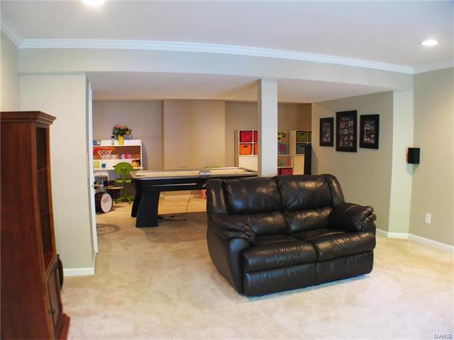 705 Whispering Frst, Ballwin, MO 63021 photo 13