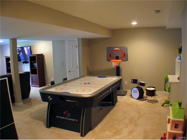 705 Whispering Frst, Ballwin, MO 63021 photo 16