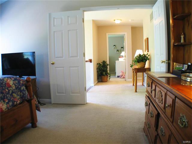 705 Whispering Frst, Ballwin, MO 63021 photo 28