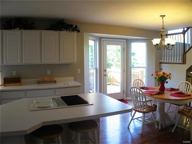 705 Whispering Frst, Ballwin, MO 63021 photo 8