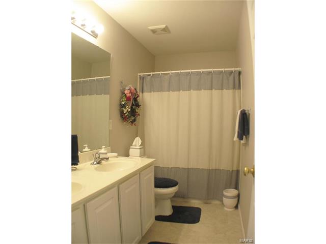 705 Whispering Frst, Ballwin, MO 63021 photo 24
