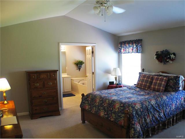 705 Whispering Frst, Ballwin, MO 63021 photo 27