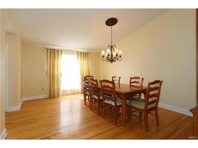 16716 Hickory Crest Dr, Wildwood, MO 63011 photo 3