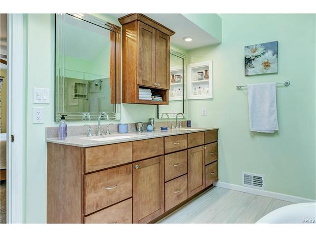601 Huntley Heights Dr, Ballwin, MO 63021 photo 24