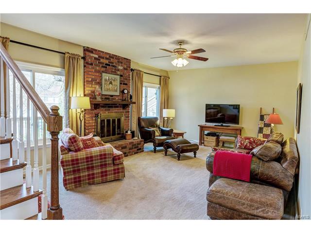 601 Huntley Heights Dr, Ballwin, MO 63021 photo 9