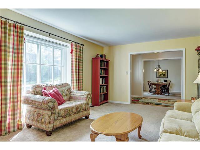 601 Huntley Heights Dr, Ballwin, MO 63021 photo 7