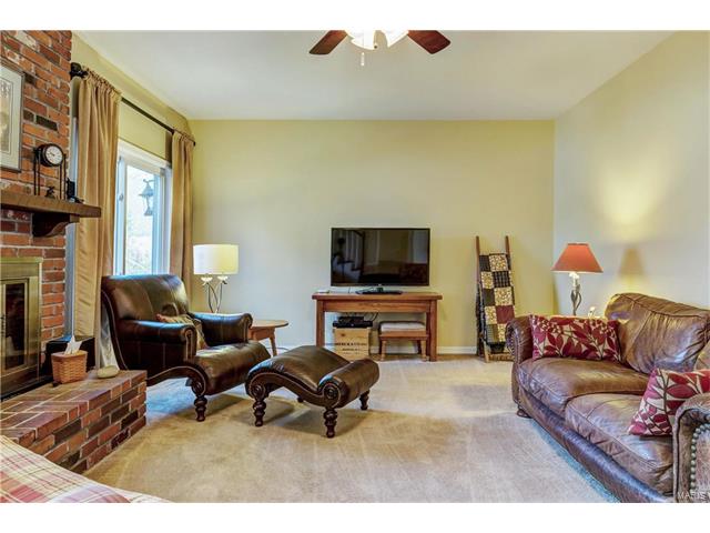601 Huntley Heights Dr, Ballwin, MO 63021 photo 10