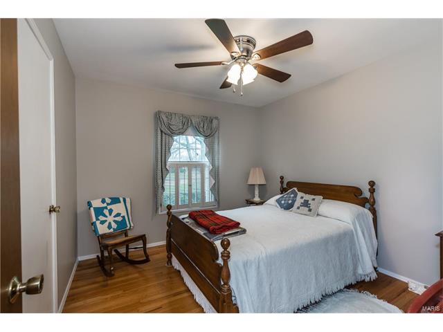 339 Greenbriar Ln, Ballwin, MO 63011 photo 12