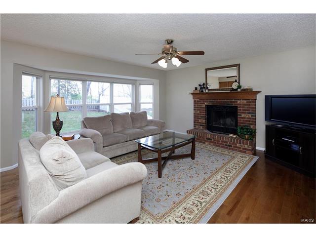2917 Bromley Dr, O'fallon, MO 63368 photo 2