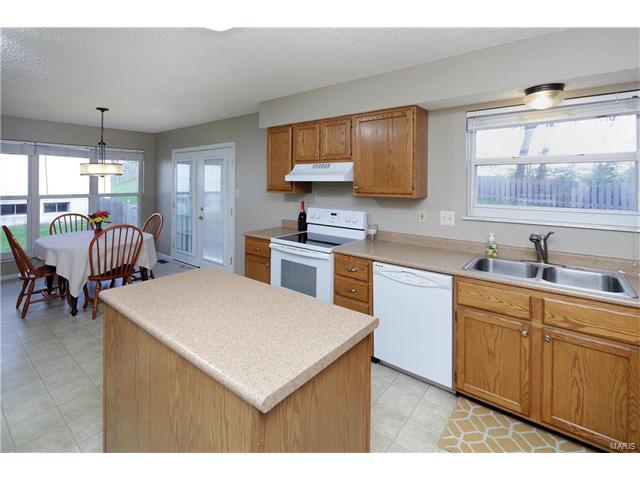 2917 Bromley Dr, O'fallon, MO 63368 photo 8