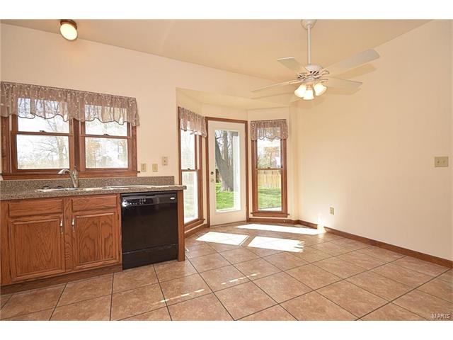 1047 Johanna Dr, Ballwin, MO 63021 photo 9
