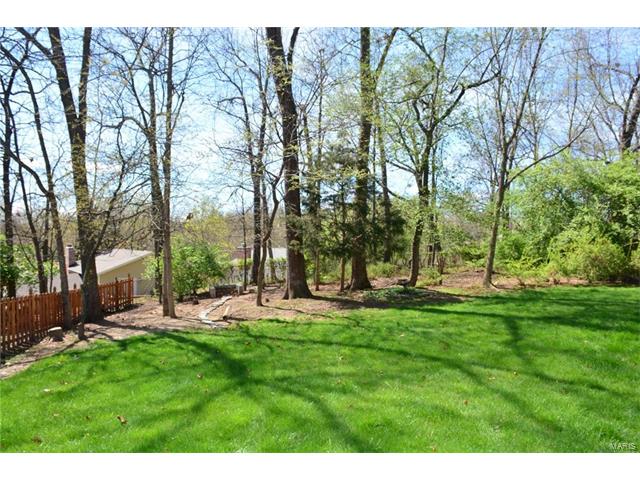 1047 Johanna Dr, Ballwin, MO 63021 photo 20