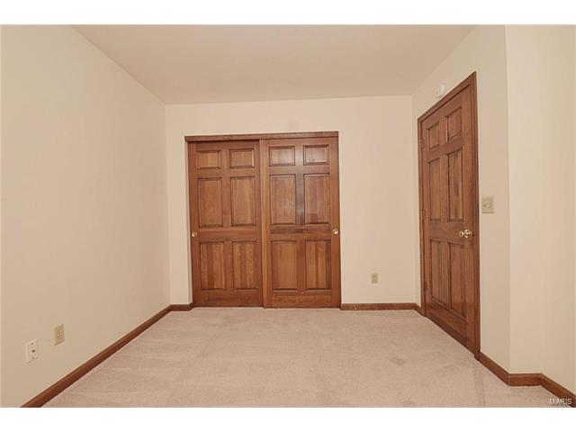 1047 Johanna Dr, Ballwin, MO 63021 photo 17