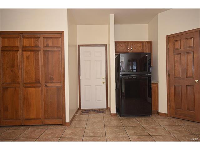 1047 Johanna Dr, Ballwin, MO 63021 photo 11