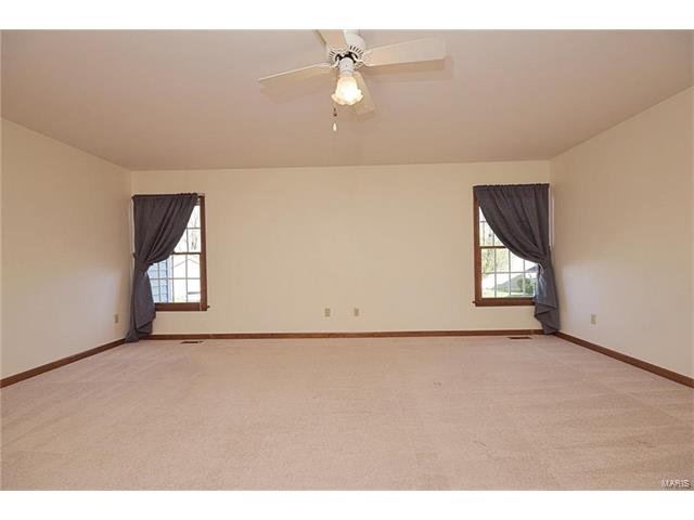 1047 Johanna Dr, Ballwin, MO 63021 photo 13