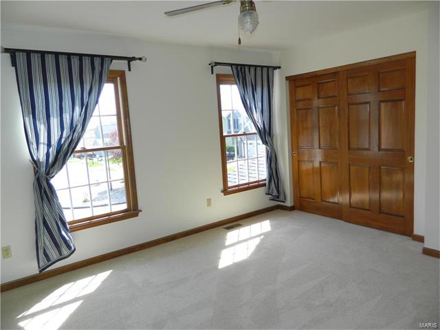 1047 Johanna Dr, Ballwin, MO 63021 photo 16
