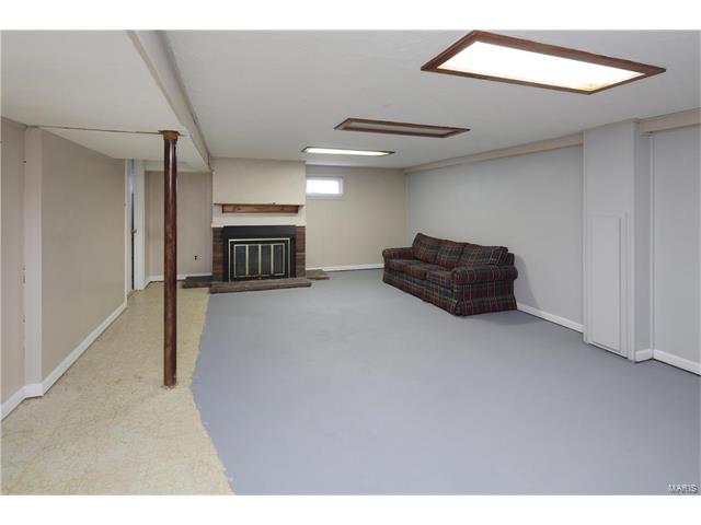 577 Goldwood Dr, Ballwin, MO 63021 photo 10