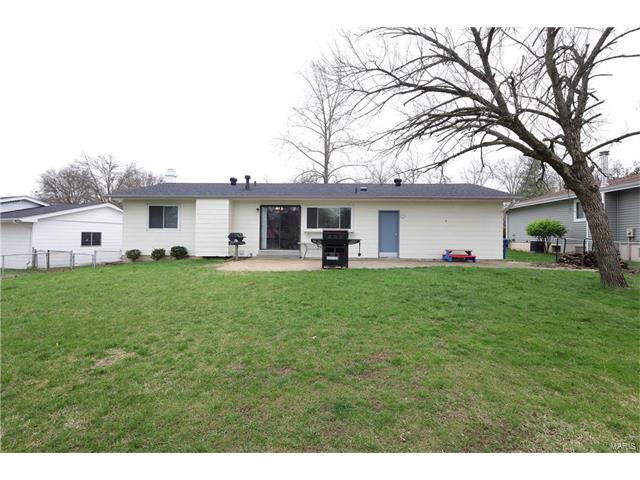 577 Goldwood Dr, Ballwin, MO 63021 photo 13