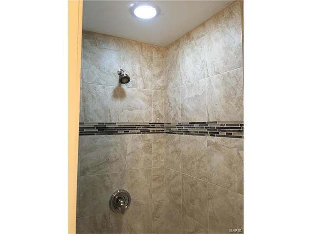 212 Drewel Ct, Eureka, MO 63025 photo 11