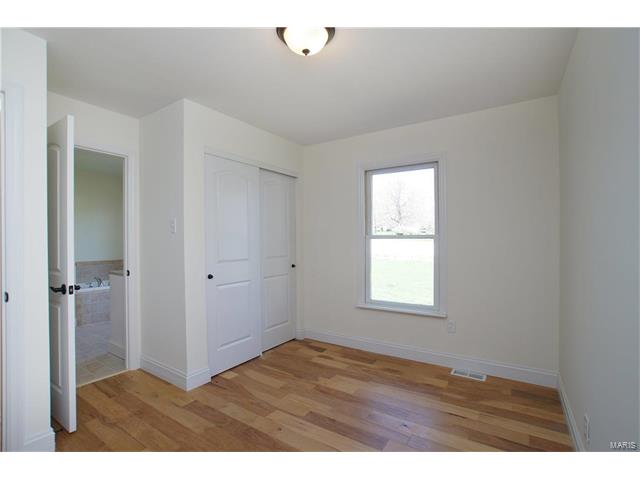 914 Kent Ct, Ballwin, MO 63011 photo 17