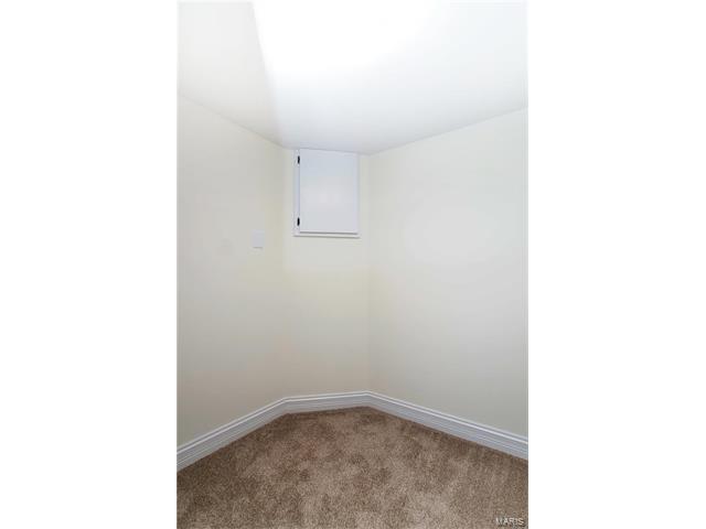 914 Kent Ct, Ballwin, MO 63011 photo 30