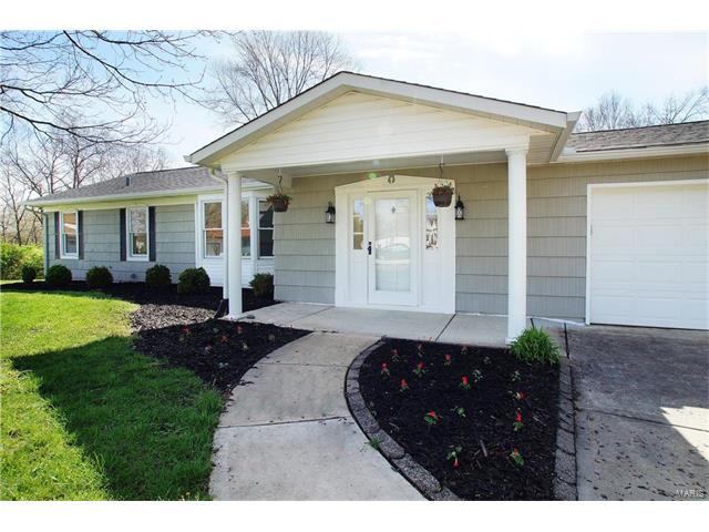 914 Kent Ct, Ballwin, MO 63011 photo 2