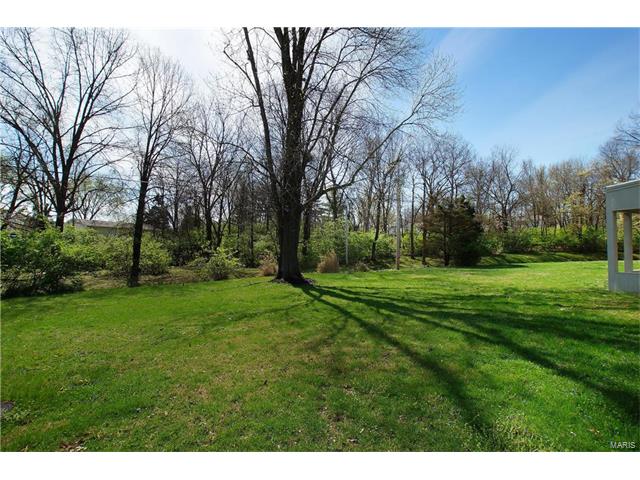 914 Kent Ct, Ballwin, MO 63011 photo 40