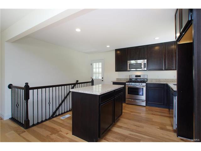 914 Kent Ct, Ballwin, MO 63011 photo 5