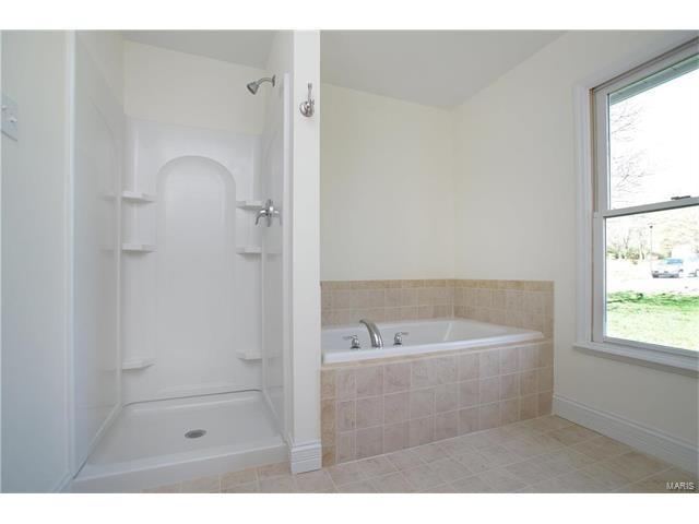 914 Kent Ct, Ballwin, MO 63011 photo 19