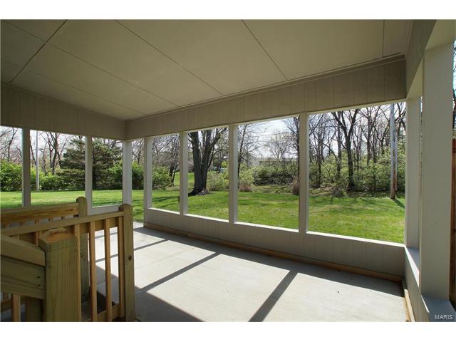 914 Kent Ct, Ballwin, MO 63011 photo 32