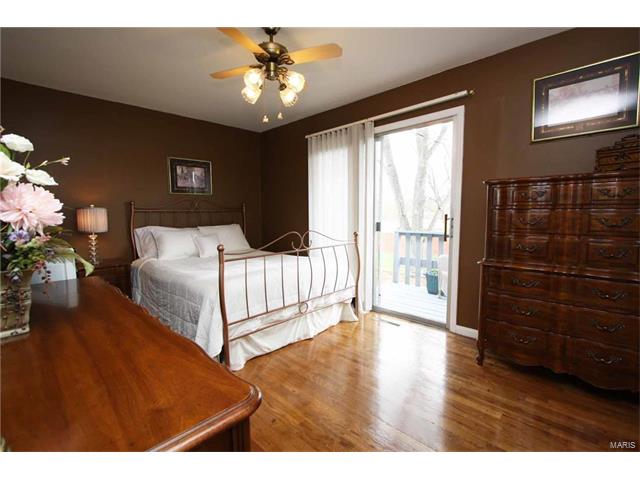 234 Saint Marys Dr, Ballwin, MO 63021 photo 9