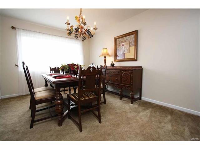 234 Saint Marys Dr, Ballwin, MO 63021 photo 5