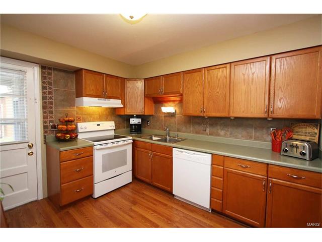 234 Saint Marys Dr, Ballwin, MO 63021 photo 6
