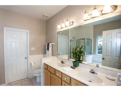 1747 Carman Ridge Ct, Ballwin, MO 63021 photo 14