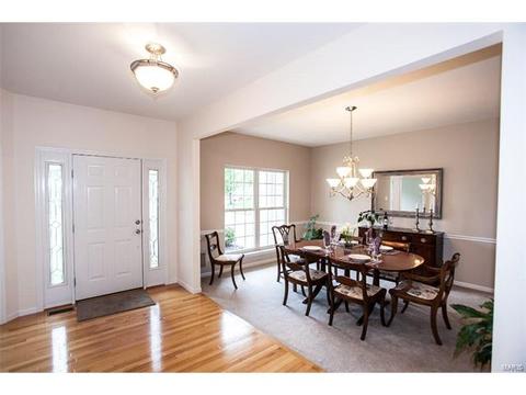 1747 Carman Ridge Ct, Ballwin, MO 63021 photo 2