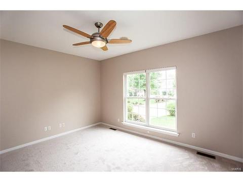1747 Carman Ridge Ct, Ballwin, MO 63021 photo 4