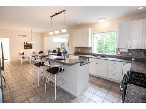 1747 Carman Ridge Ct, Ballwin, MO 63021 photo 10