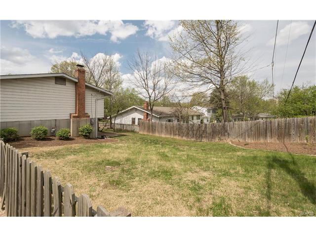 1107 Briarhurst Dr, Ballwin, MO 63021 photo 20