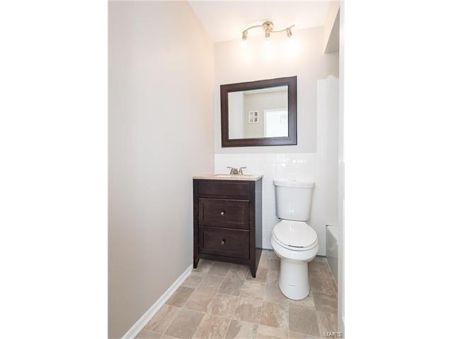 1107 Briarhurst Dr, Ballwin, MO 63021 photo 13