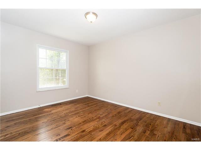1107 Briarhurst Dr, Ballwin, MO 63021 photo 11