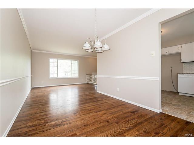 1107 Briarhurst Dr, Ballwin, MO 63021 photo 6